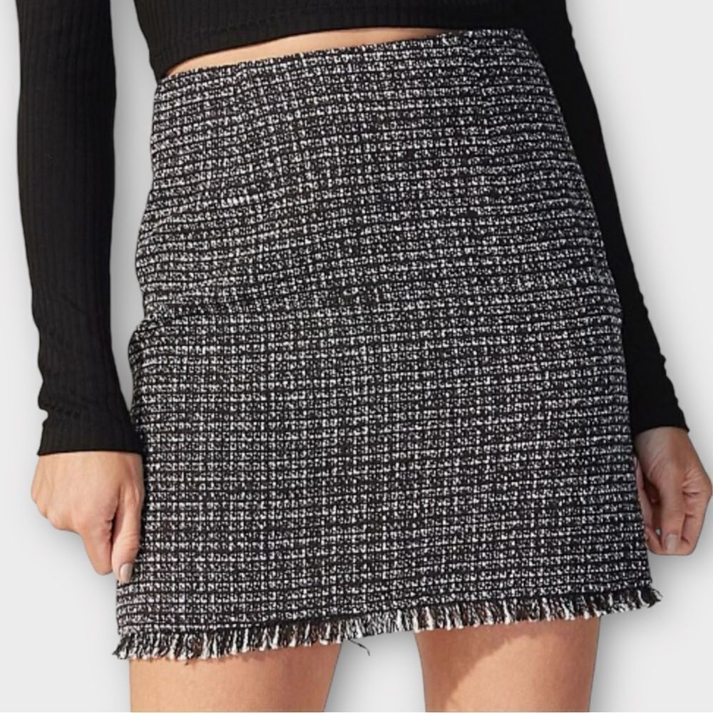 MINKPINK Luisa Boucle Mini Skirt in Black and White Womwn’s Size L NWT